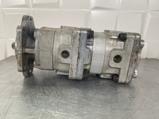 KOMATSU WA380-5H - 705-51-31160 - STEERING PUMP - Image 7