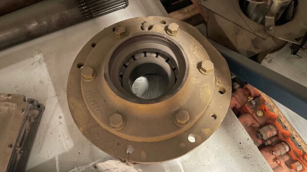 CATERPILLAR  988B  3K-9604 - SOPORTE COJINETE CENTRAL - Imagen 3