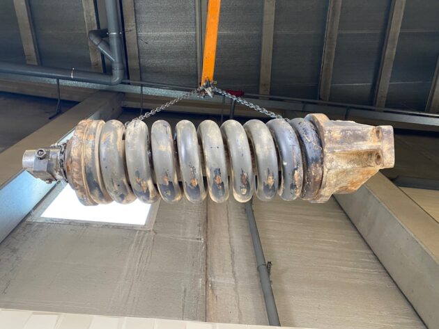 VOLVO  EC460BLC  1181-04311 (*) - MUELLE TENSOR DE CADENA - Imagen 6