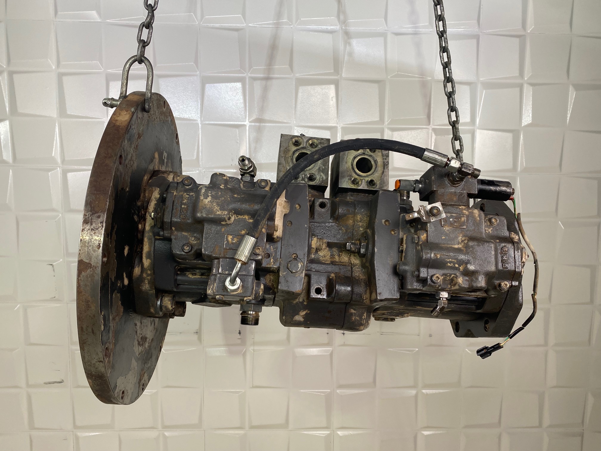 VOLVO EC460BLC 14508164 - BOMBA HIDRÁULICA PRINCIPAL TBP180DTH - Imagen 2