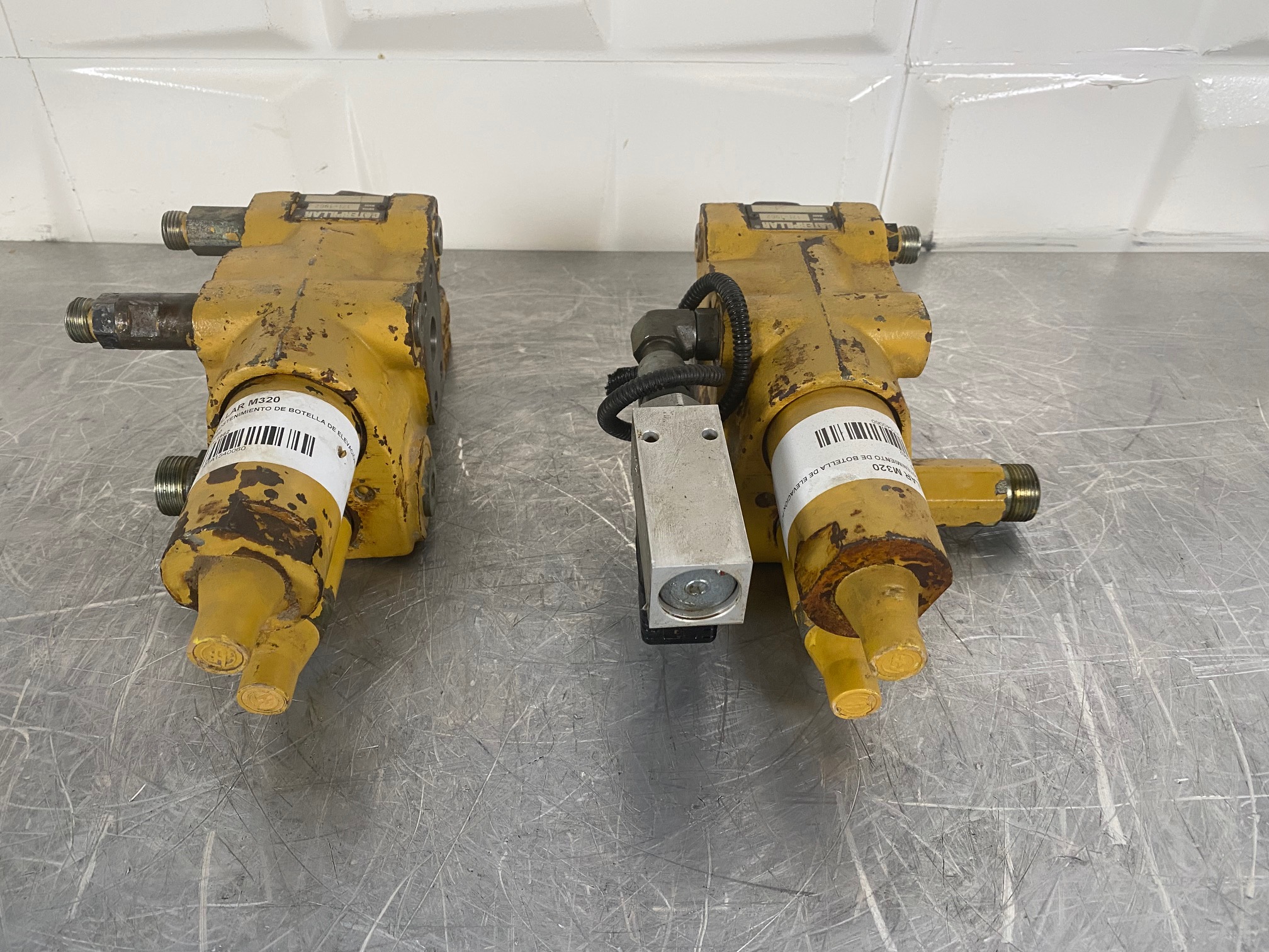 CATERPILLAR M320 171-1962 - VÁLVULA DE SOSTENIMIENTO DE BOTELLA DE ELEVACIÓN PLUMA - Imagen 4