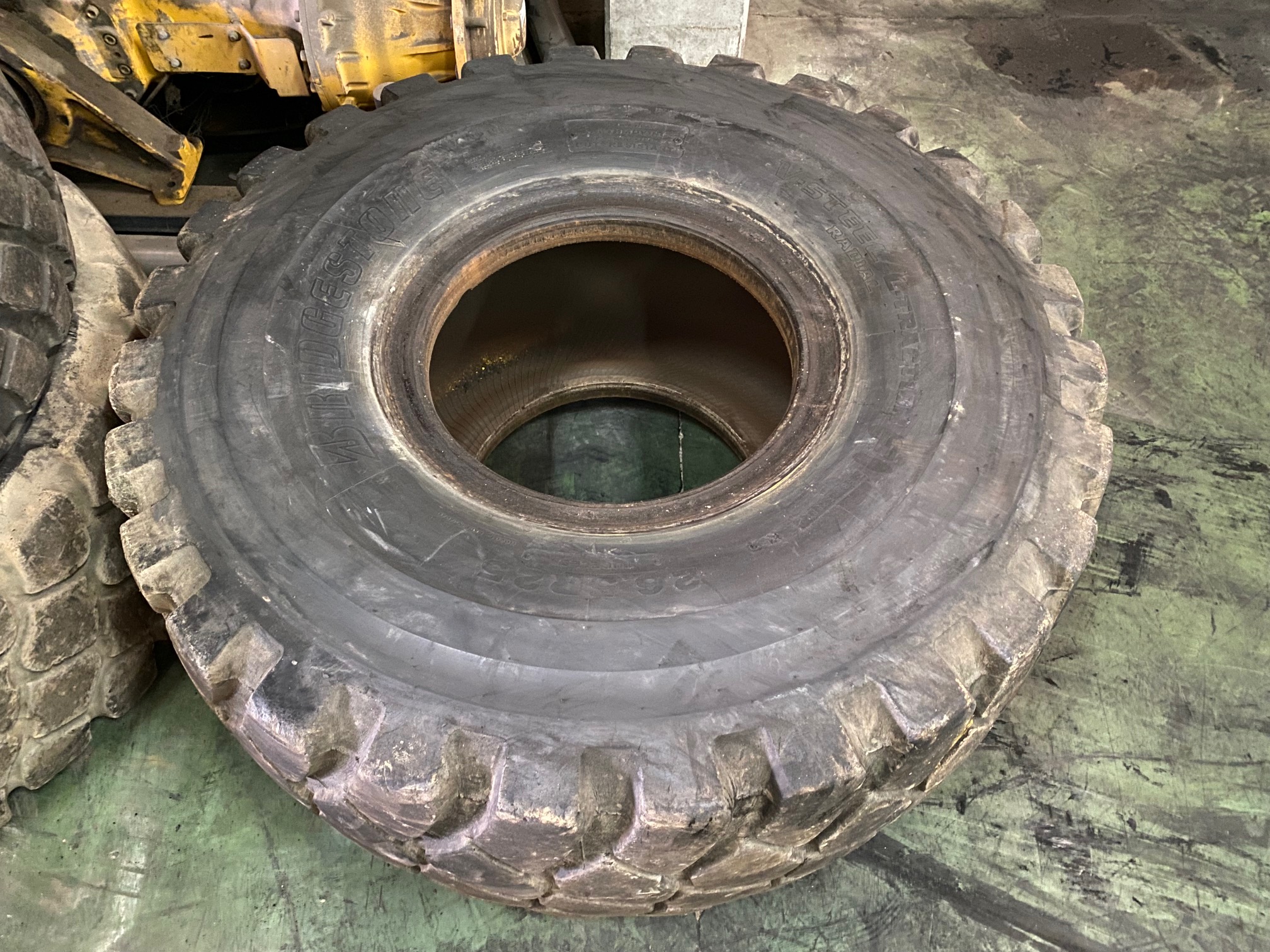 FIAT HITACHI FR220-2 - NEUMÁTICO - Imagen 2