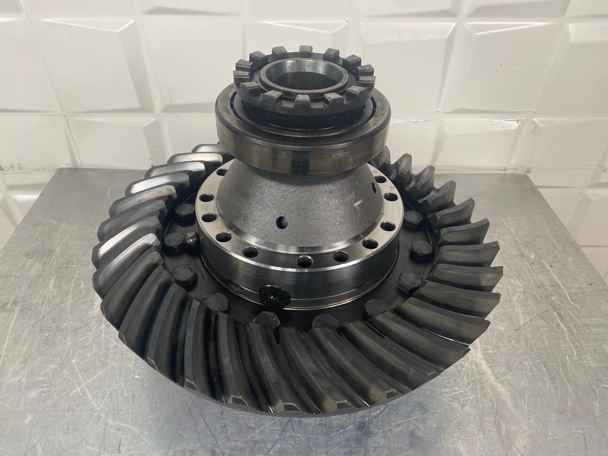 VOLVO A35 4870419 - PIÑÓN Y CORONA CON CAJA DE SATÉLITES DEL DIFERENCIAL INTERMEDIARIO