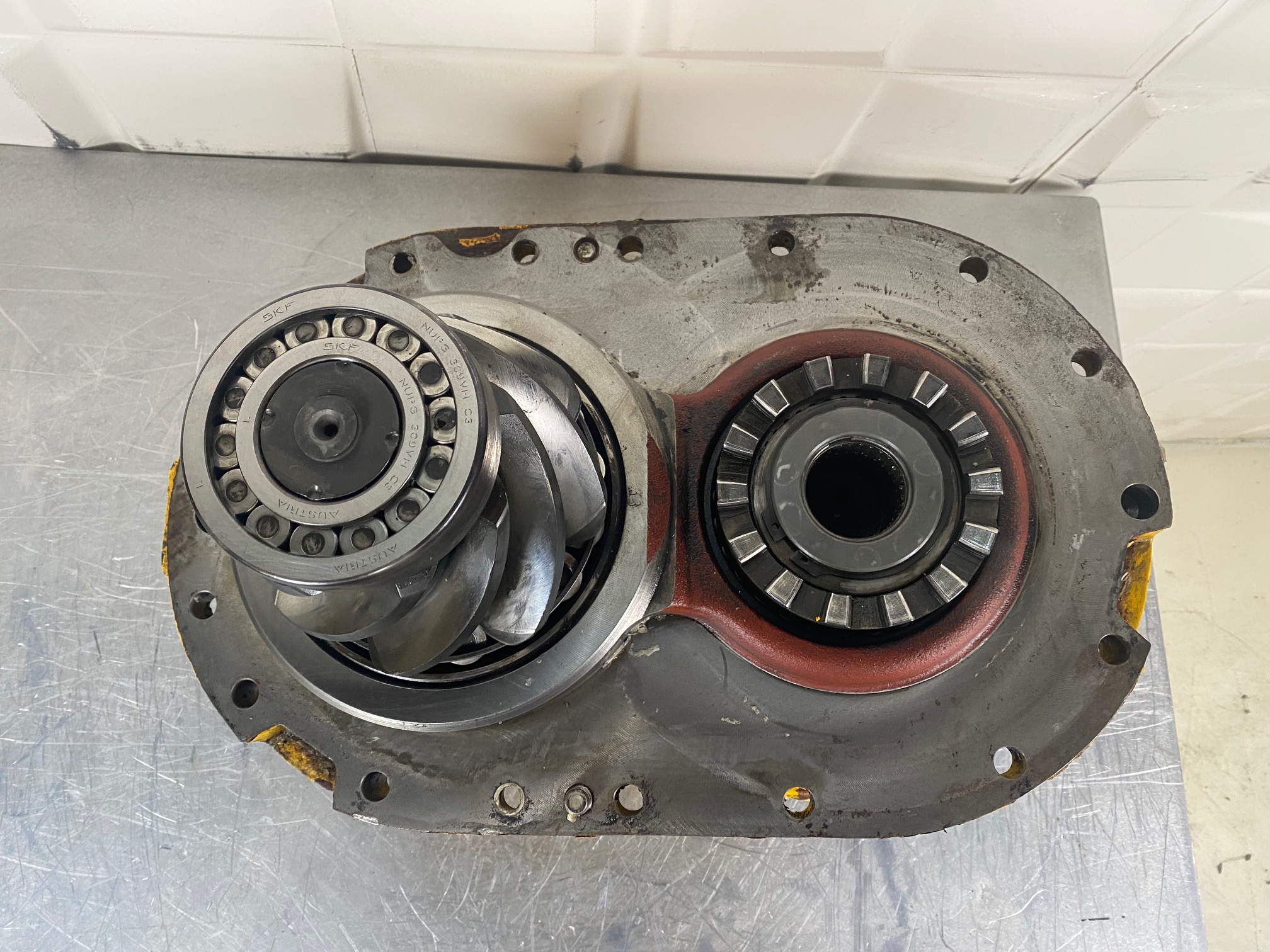 VOLVO A35 4870487 - CARCASA REDUCTORA CON PIÑONES DEL DIFERENCIAL INTERMEDIARIO - Imagen 6