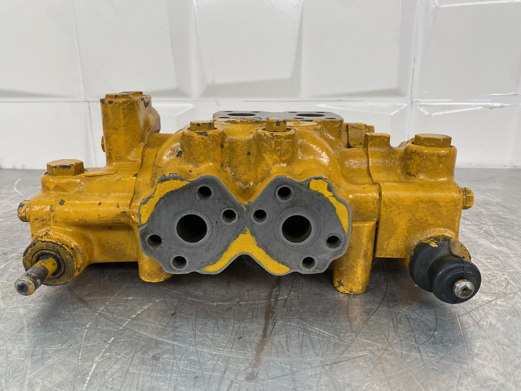 CATERPILLAR 930 8J-0508 - VÁLVULA DIRECCIONAL REVISADA - Imagen 4
