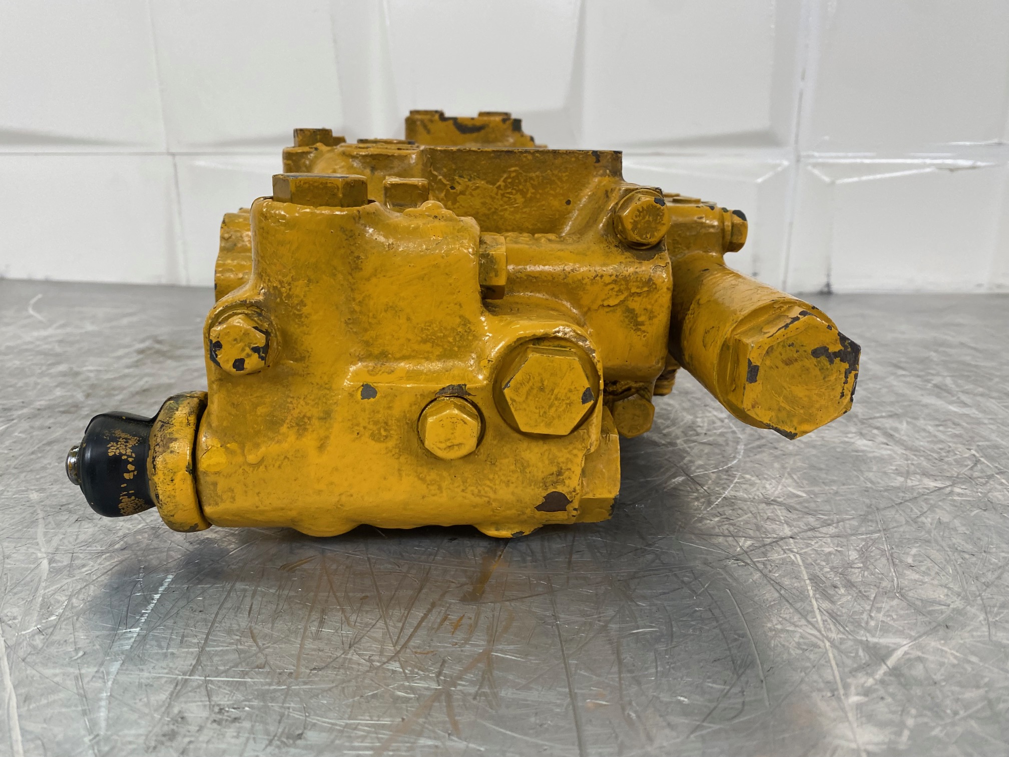 CATERPILLAR 930 8J-0508 - VÁLVULA DIRECCIONAL REVISADA - Imagen 5