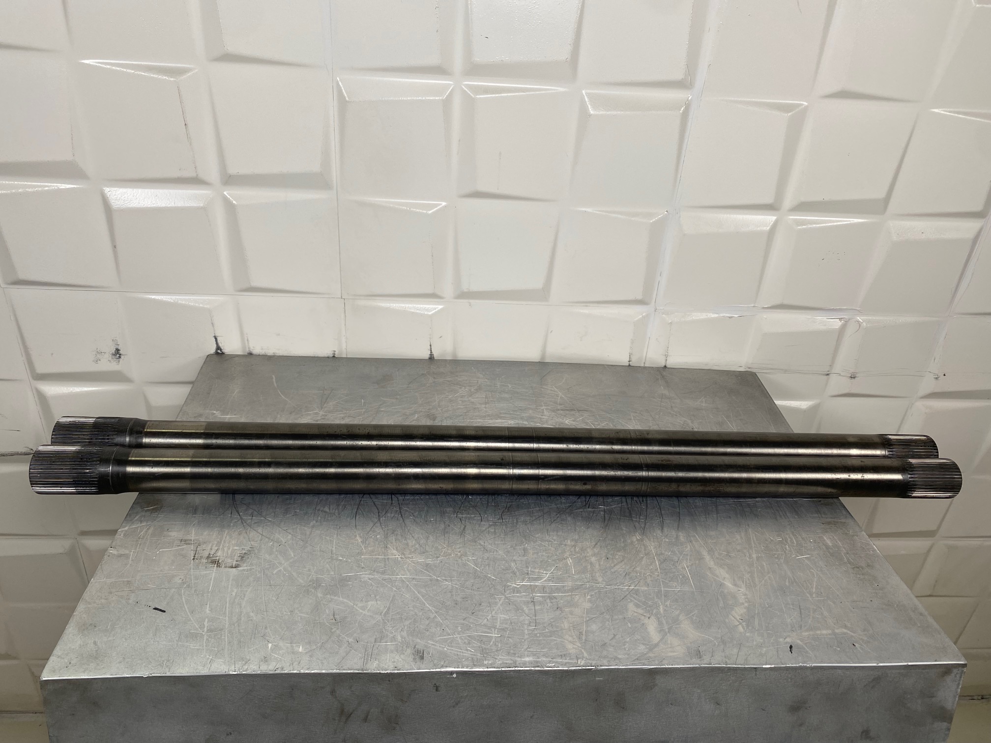 LIEBHERR L574 - 7623431 - AXLE SHAFT FRONT
