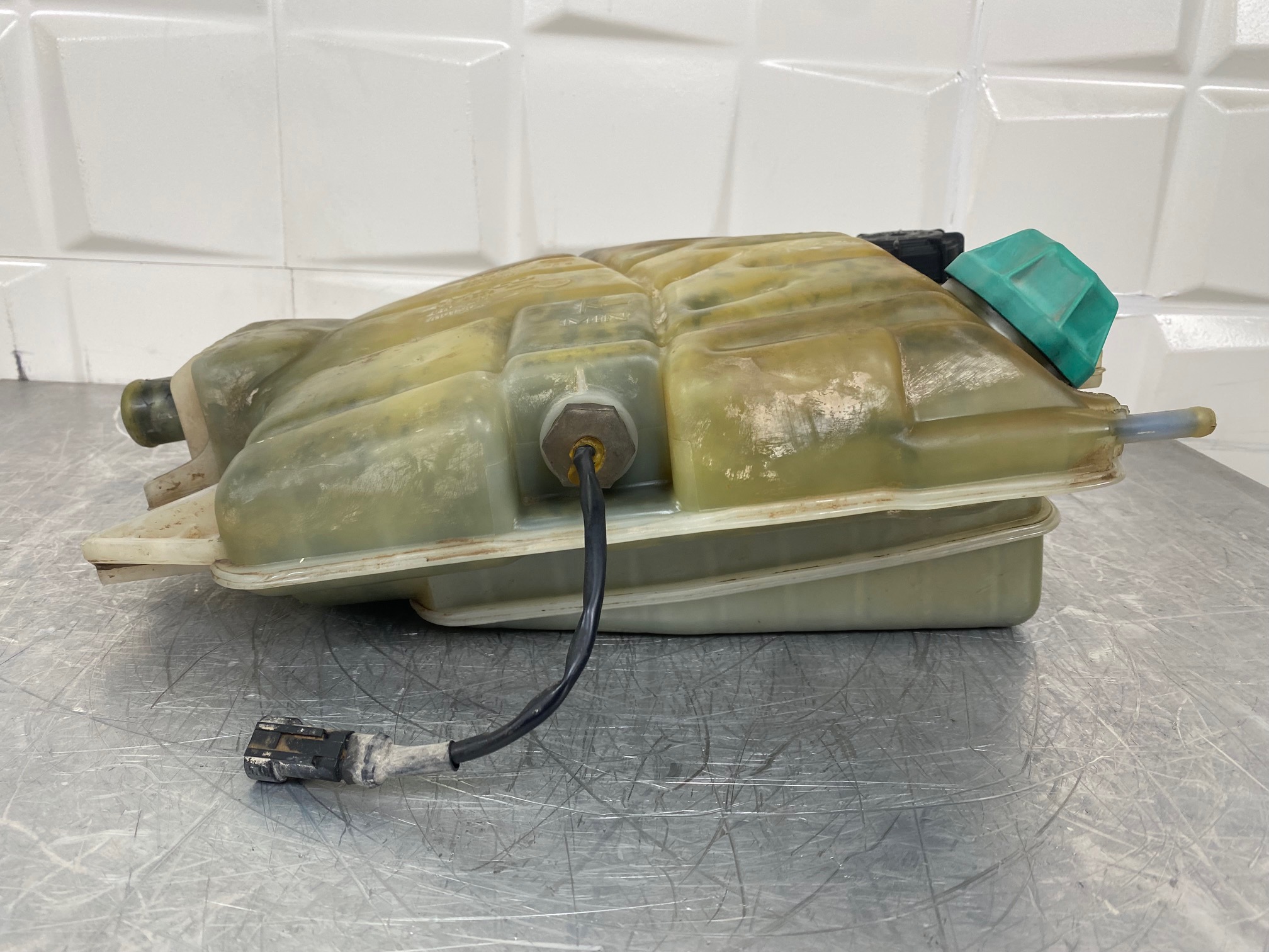 LIEBHERR L574 - 7620063 - EXPANSION BOTTLE - Image 2