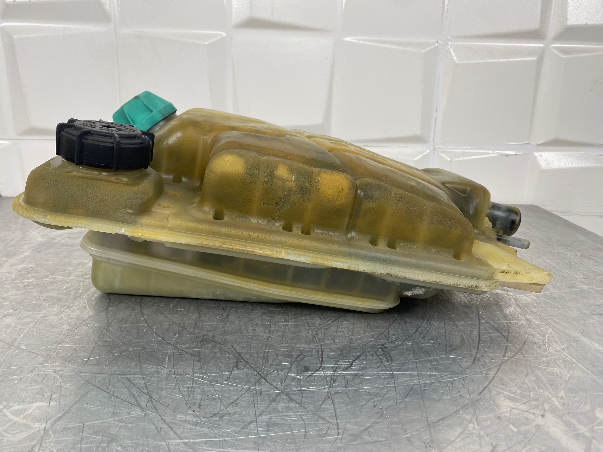 LIEBHERR L574 - 7620063 - EXPANSION BOTTLE - Image 4