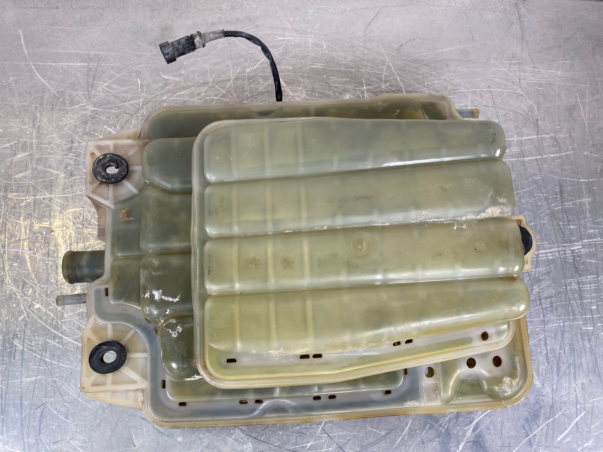 LIEBHERR L574 - 7620063 - EXPANSION BOTTLE - Image 7