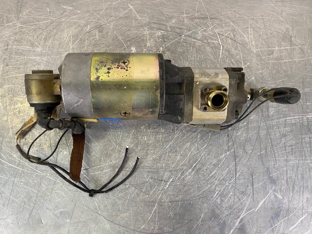 LIEBHERR L574 - 10014829 - STEERING AUXILIARY MOTOR - Image 5