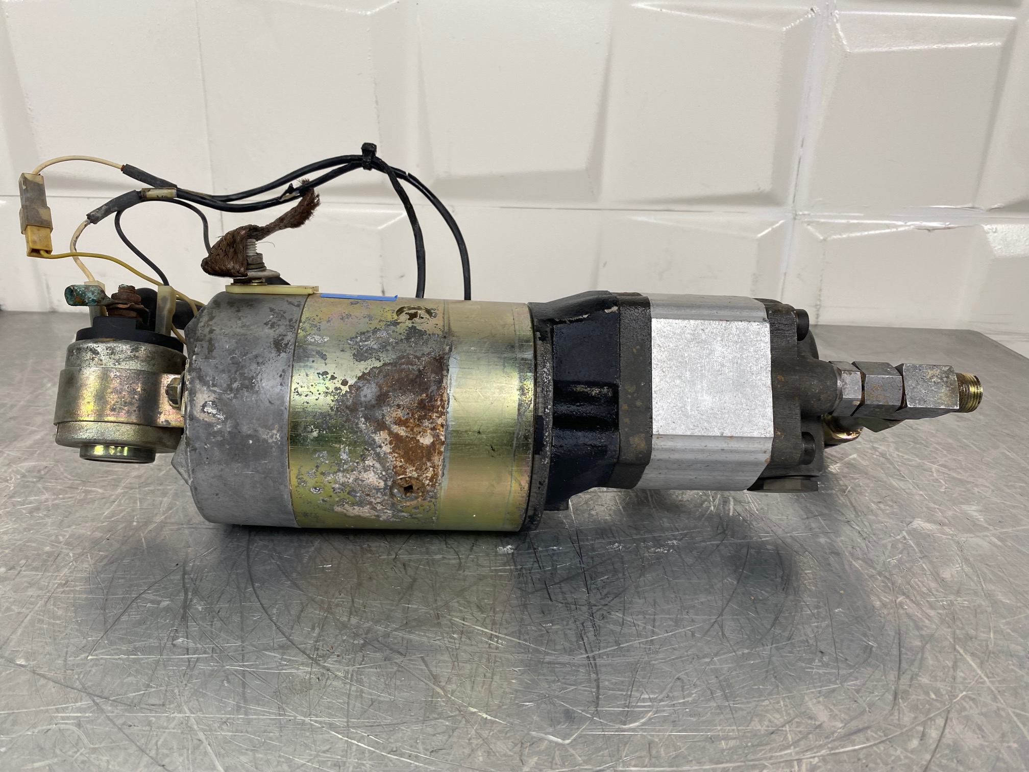 LIEBHERR L574 - 7622960 - STEERING AUXILIARY PUMP - Image 6