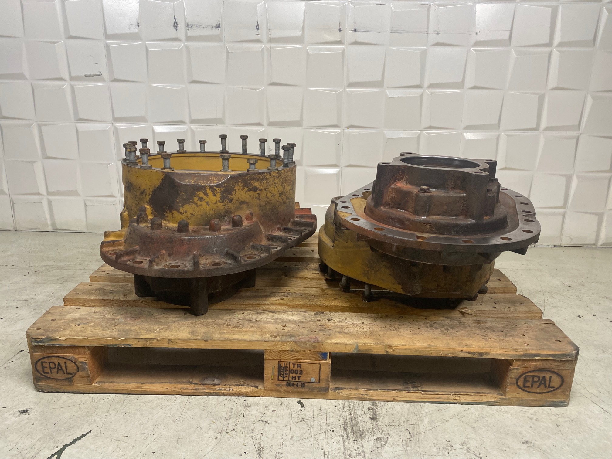 CATERPILLAR 963C 229-8496 / 229-8497 - CARCASA EXTERIOR DEL MANDO FINAL - Imagen 2