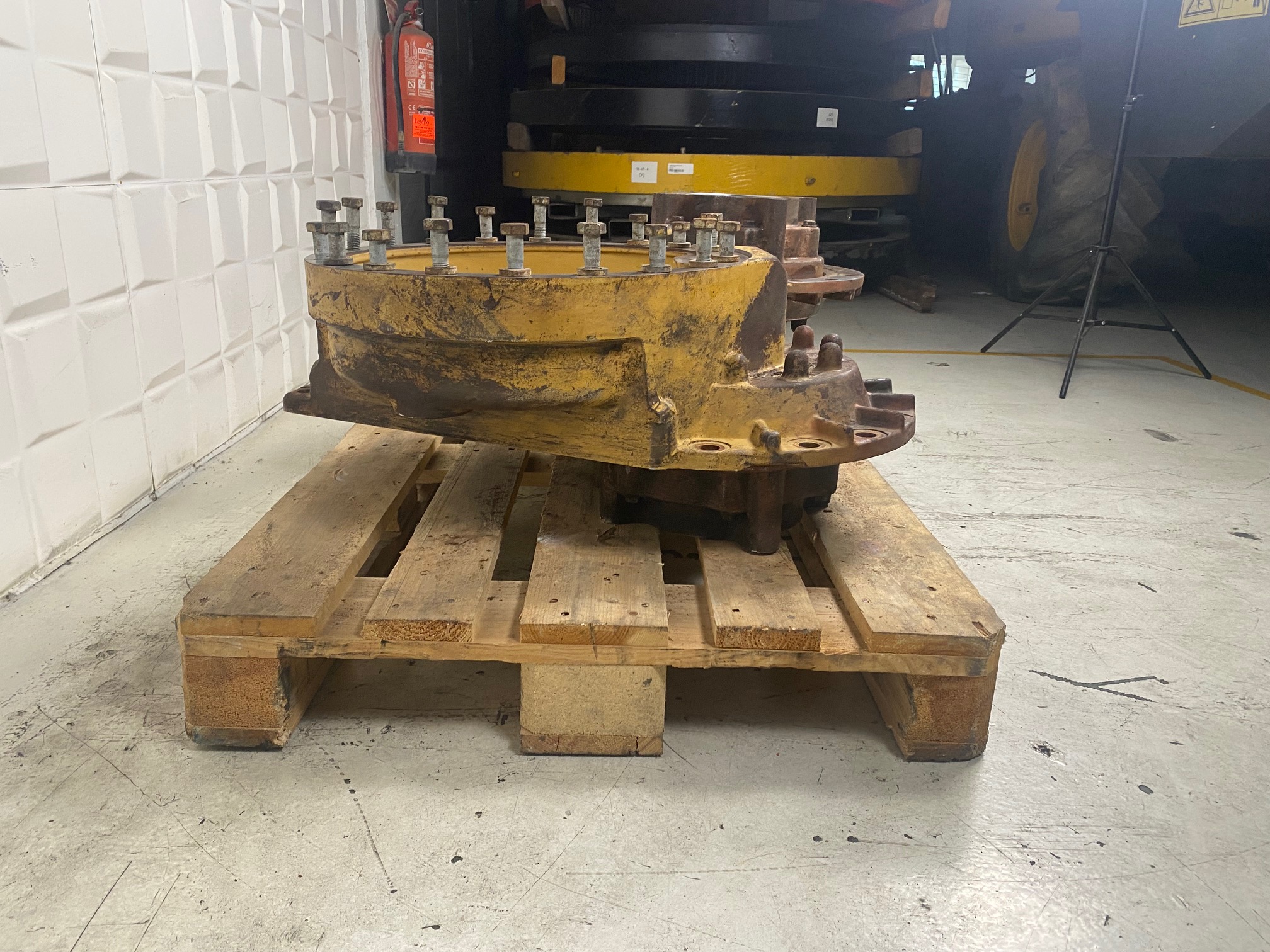CATERPILLAR 963C 229-8496 / 229-8497 - CARCASA EXTERIOR DEL MANDO FINAL - Imagen 3