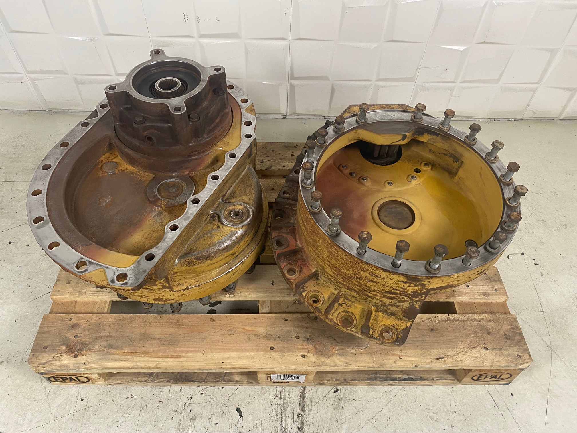 CATERPILLAR 963C 229-8496 / 229-8497 - CARCASA EXTERIOR DEL MANDO FINAL - Imagen 5