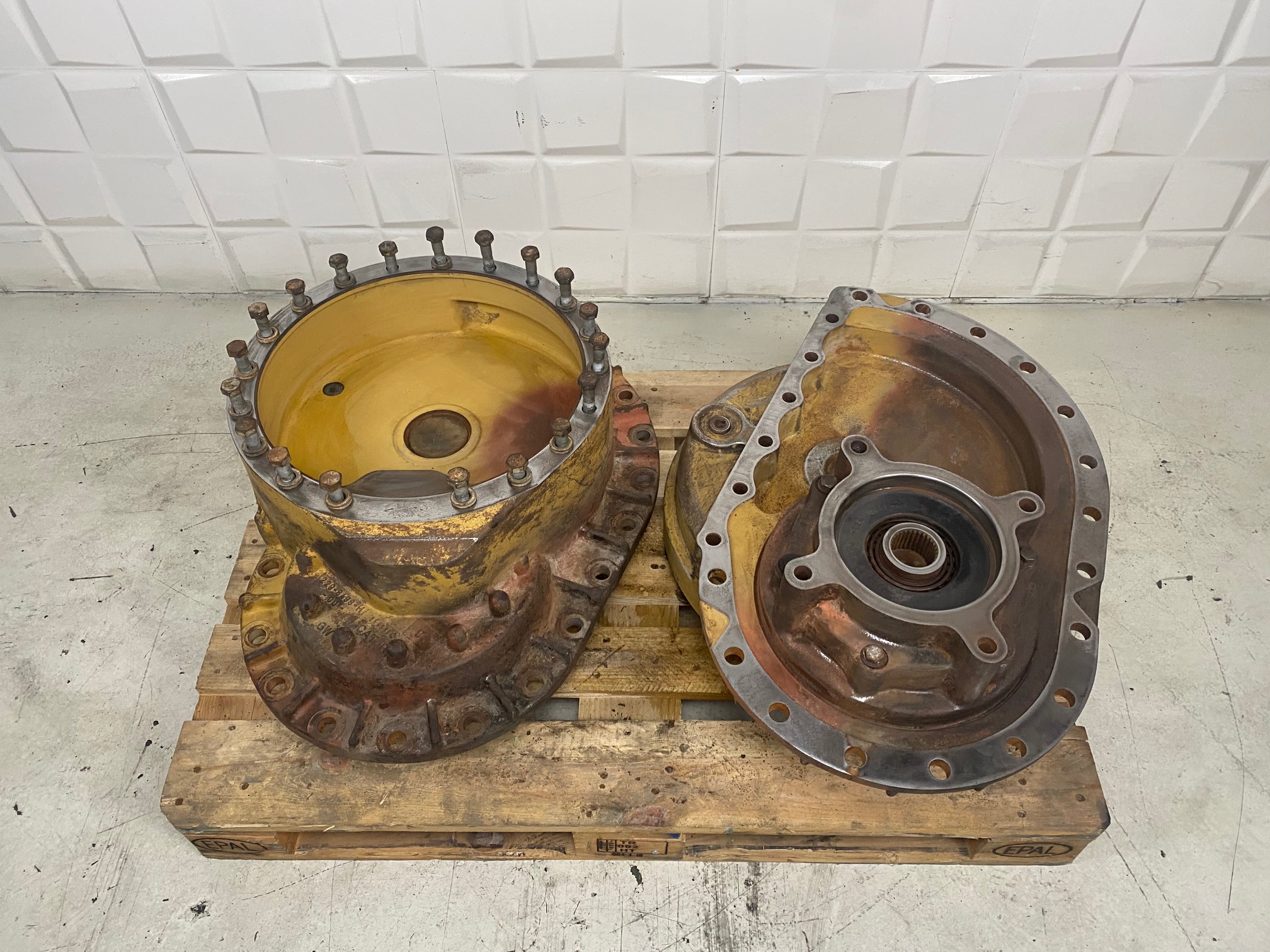 CATERPILLAR 963C 229-8496 / 229-8497 - CARCASA EXTERIOR DEL MANDO FINAL