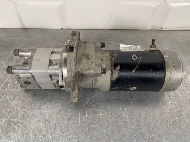 KOMATSU  WA380-5H  421-62-32700 - MOTOR Y BOMBA DE EMERGENCIA DE DIRECCIÓN
