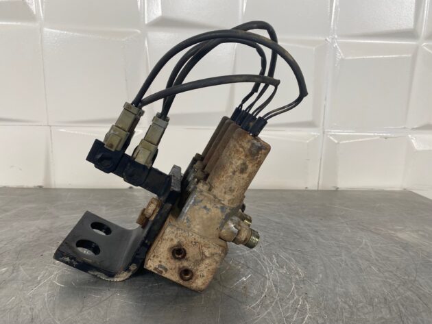 KOMATSU WA380-5H - 702-21-07410 - SERVICE SOLENID VALVE - Image 7