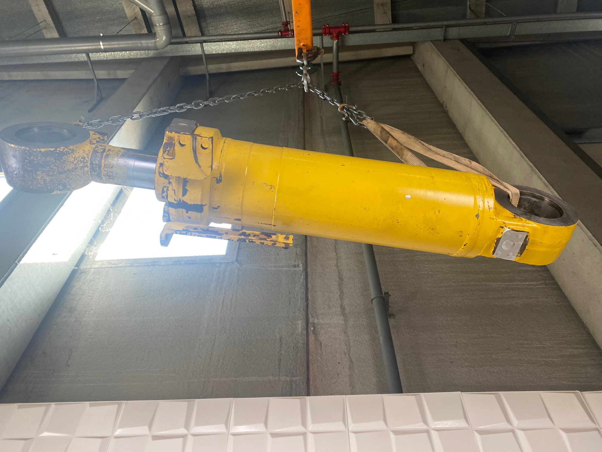 KOMATSU WA380-5H 423-63-H3120 - BOTELLA DE VOLTEO PALA - Imagen 6