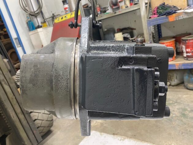 LIEBHERR  R964B LITRONIC  9278178 - MOTOR DE TRANSLACIÓN - Imagen 4