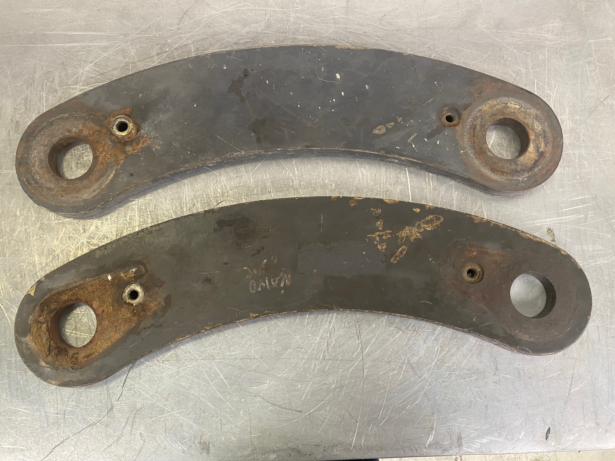 VOLVO L50C 11101022 - BIELA PARALELA DE PALA