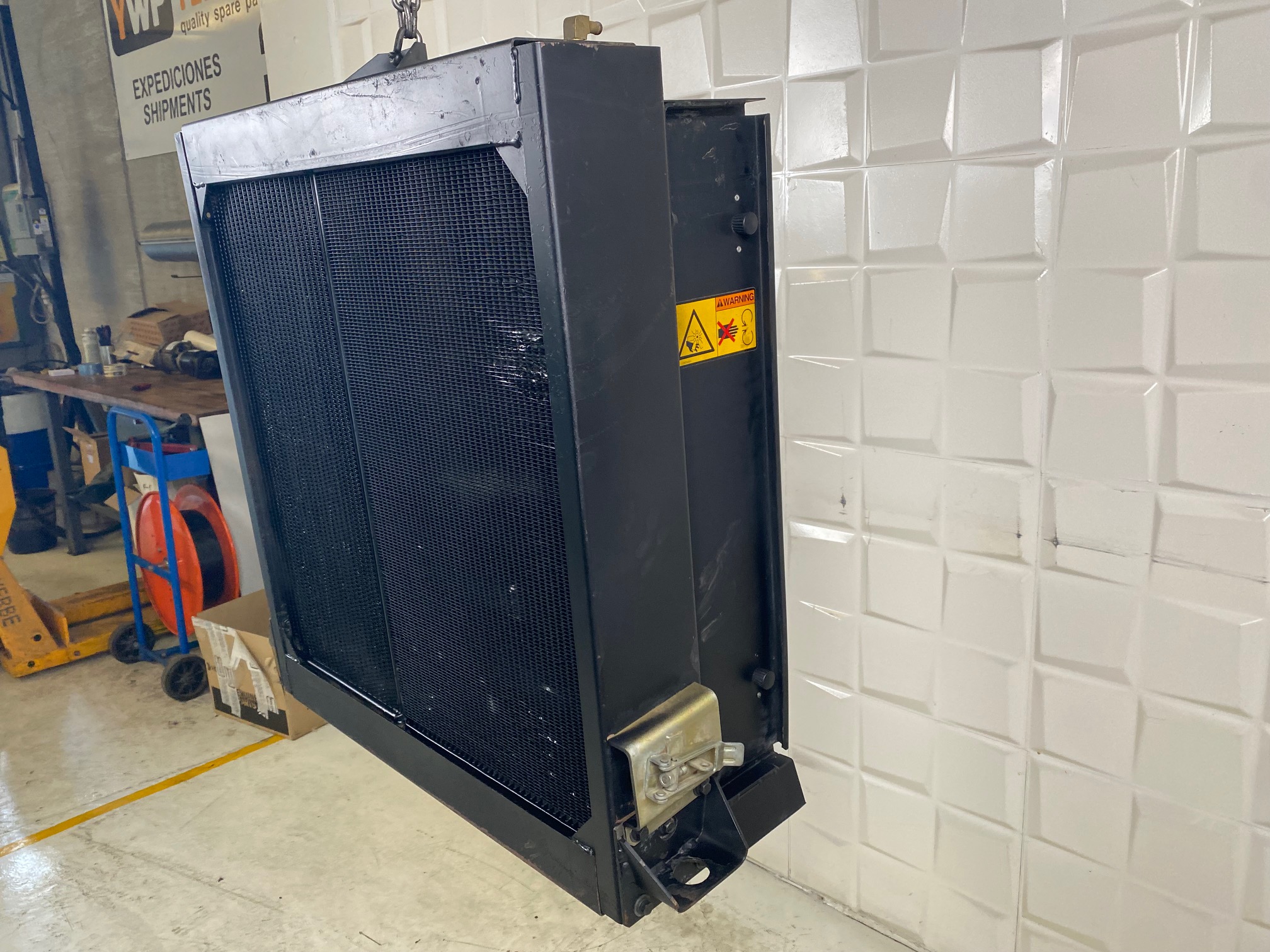 VOLVO L50C 11033554 - RADIADOR DE AGUA - Imagen 2