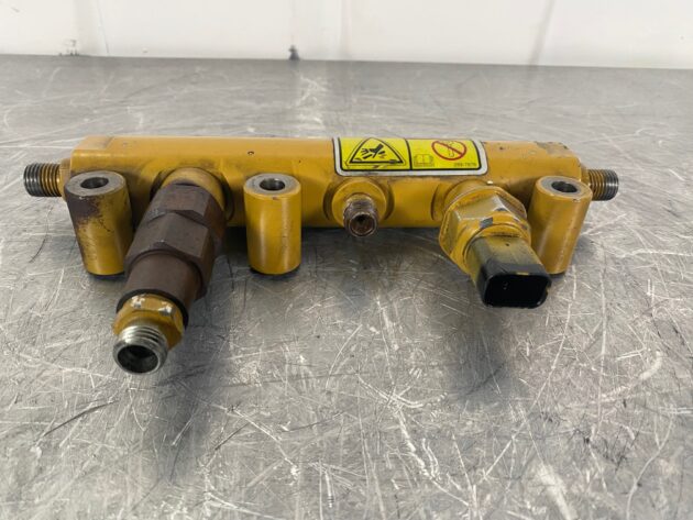 CATERPILLAR  M322D  438-3416 - RAMPA DISTRIBUCIÓN DE COMBUSTIBLE (MOTOR C6.6) - Imagen 4