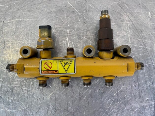 CATERPILLAR  M322D  438-3416 - RAMPA DISTRIBUCIÓN DE COMBUSTIBLE (MOTOR C6.6) - Imagen 6