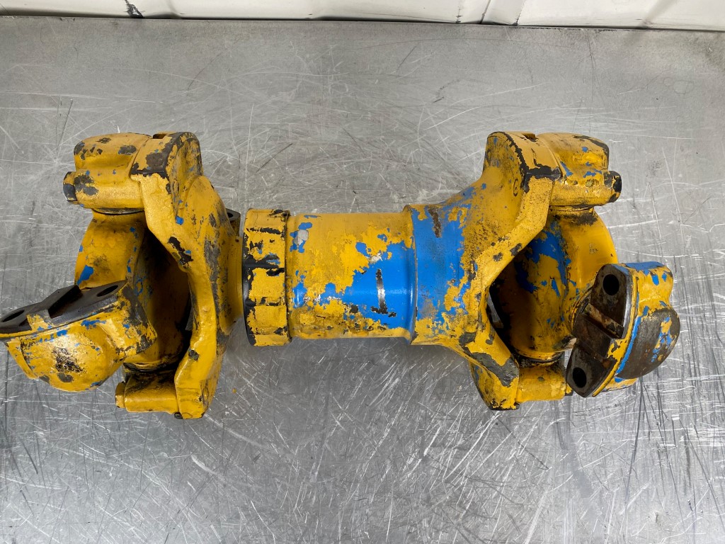 KOMATSU WA500-1 - 425-20-12111 - MIDDLE DRIVE SHAFT - Image 6