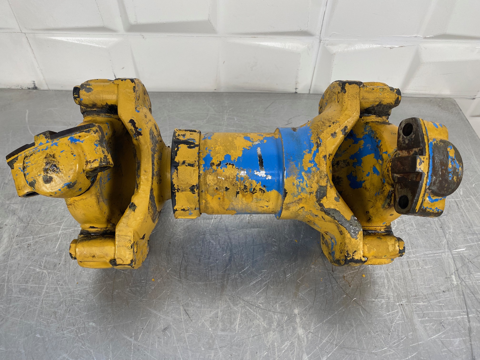KOMATSU WA500-1 - 425-20-12111 - MIDDLE DRIVE SHAFT