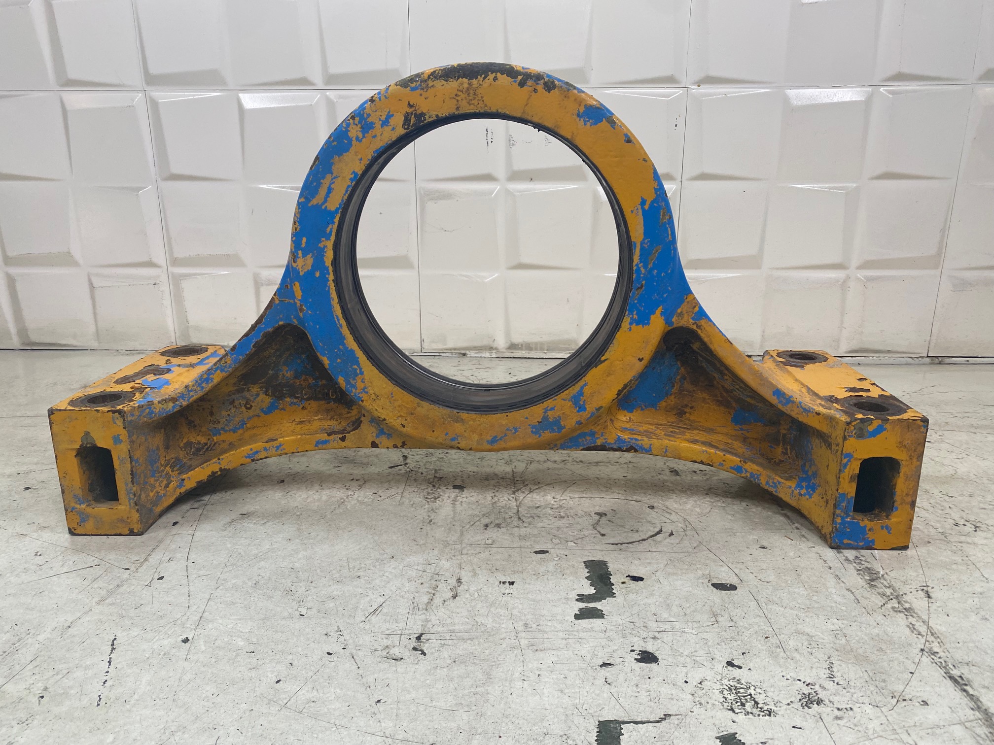 KOMATSU WA500-1 - 425-46-12161 - FRONT TRUNNION SUPPORT REAR AXLE - Image 2