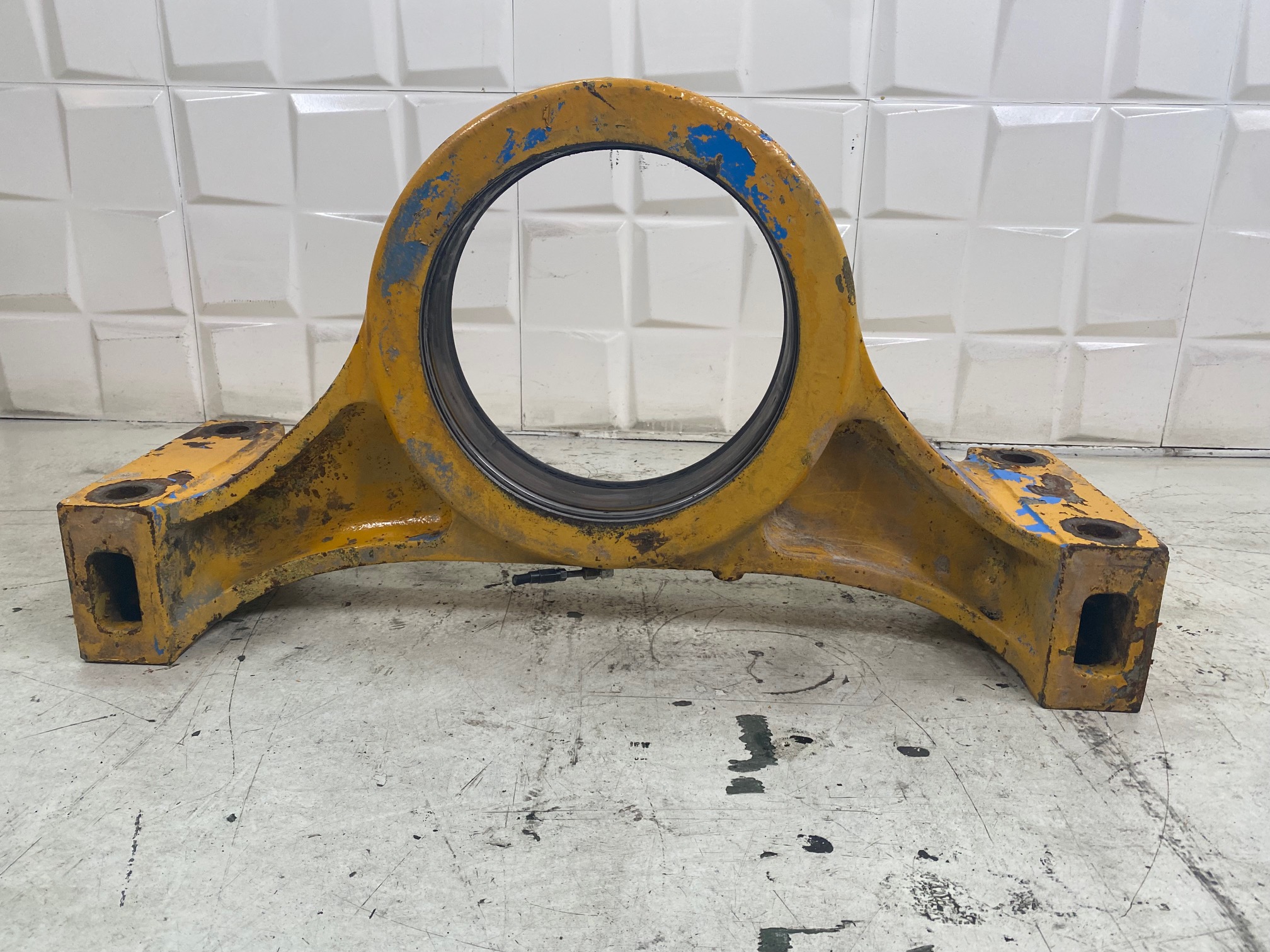 KOMATSU WA500-1 - 425-46-12161 - FRONT TRUNNION SUPPORT REAR AXLE - Image 6