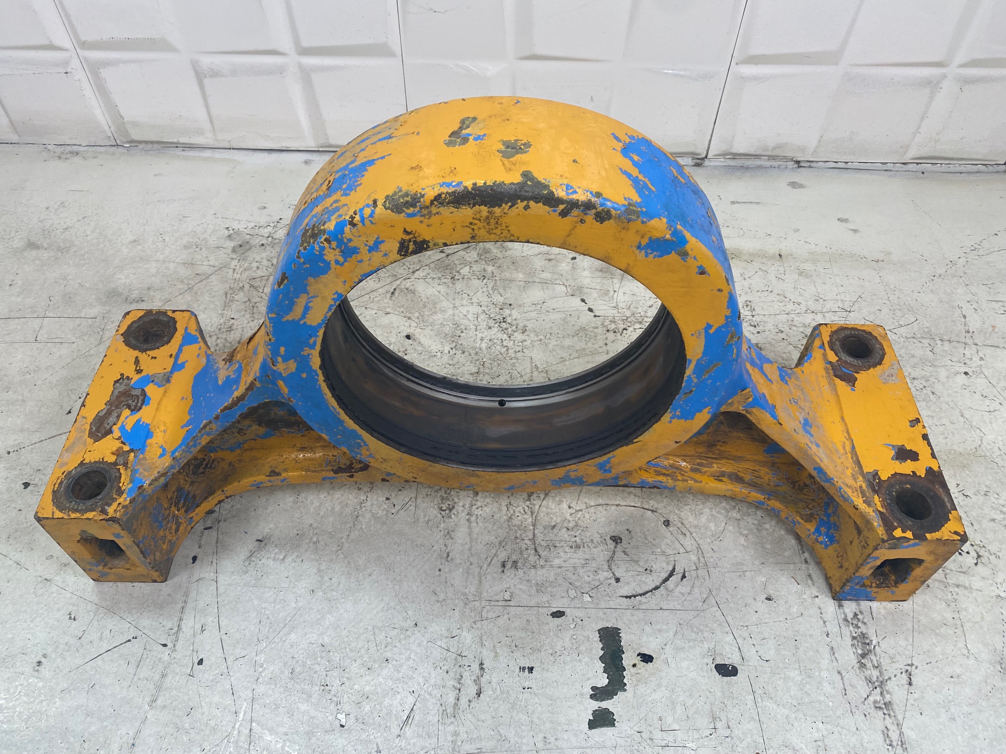 KOMATSU WA500-1 - 425-46-12161 - FRONT TRUNNION SUPPORT REAR AXLE
