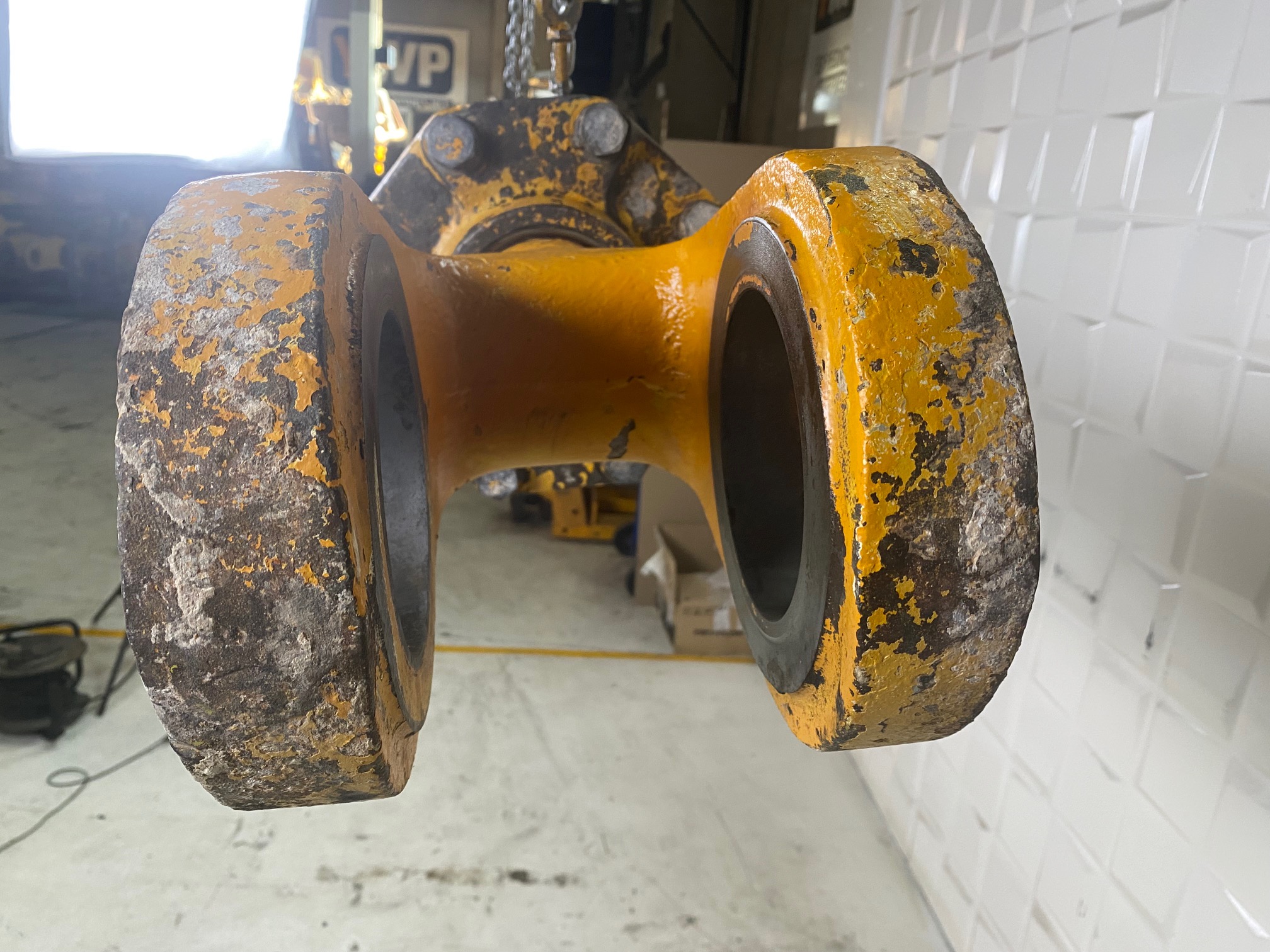 KOMATSU WA500-1 - 707-01-01040 - LIFT CYLINDER - Image 4