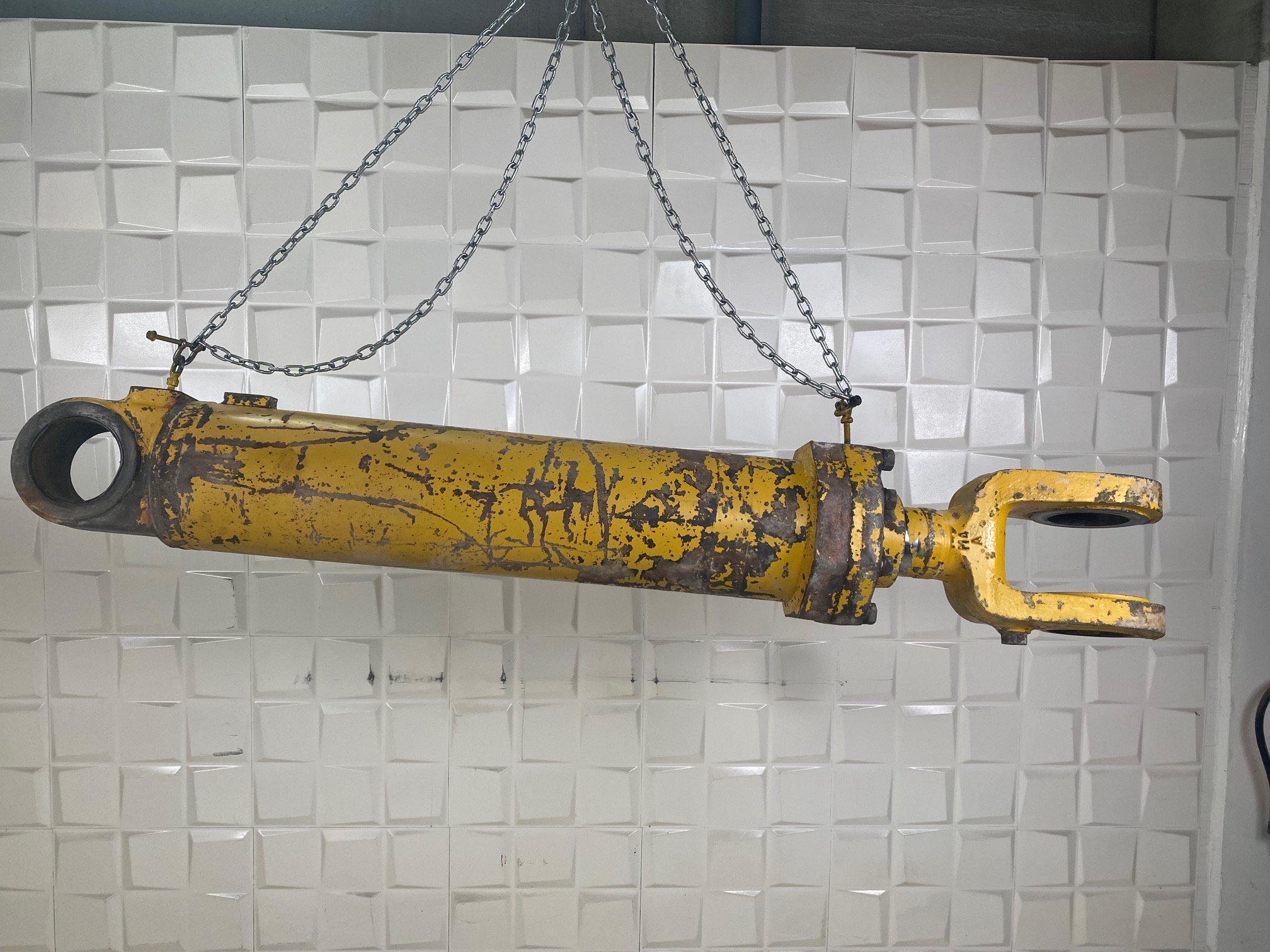 KOMATSU WA500-1 - 707-01-01040 - LIFT CYLINDER - Image 6