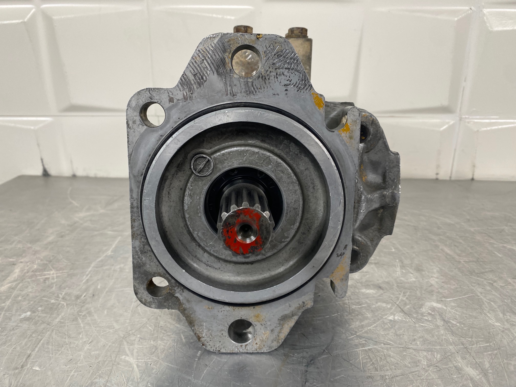 KOMATSU WA500-1 - 705-12-40040 - HYDRAULIC PUMP - Image 4