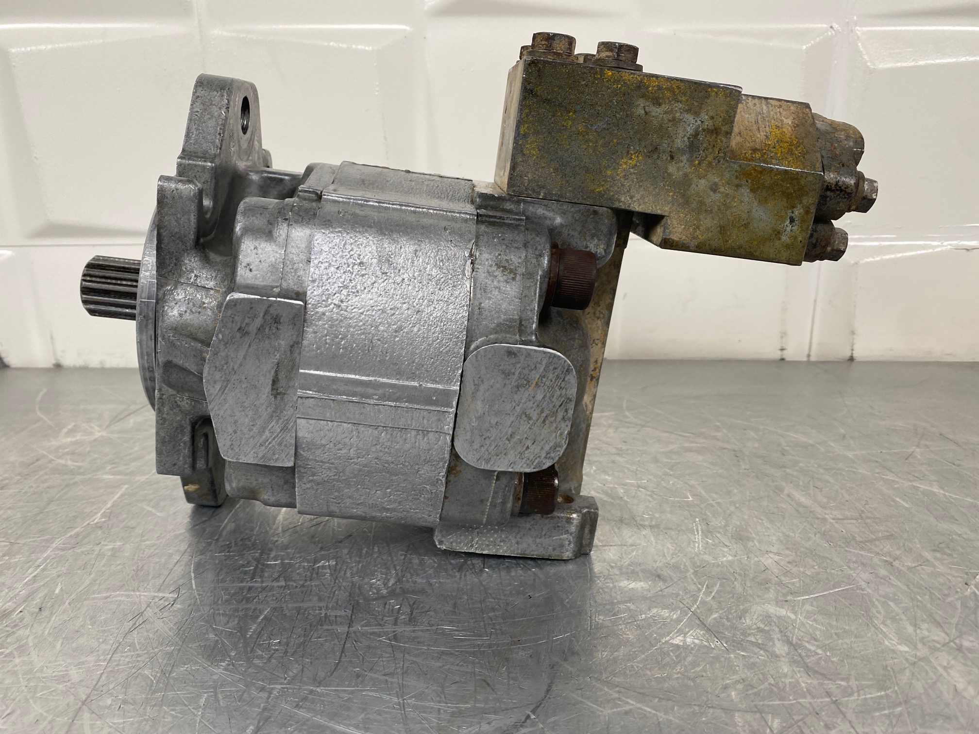 KOMATSU WA500-1 - 705-12-40040 - HYDRAULIC PUMP - Image 5