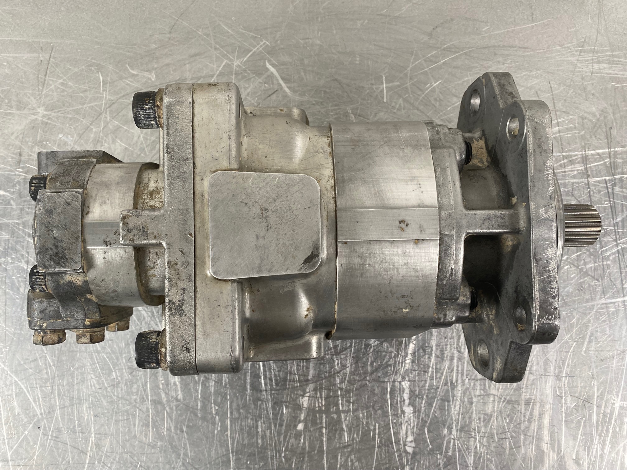 KOMATSU WA500-1 - 705-52-30260 - STEERING PUMP - Image 7