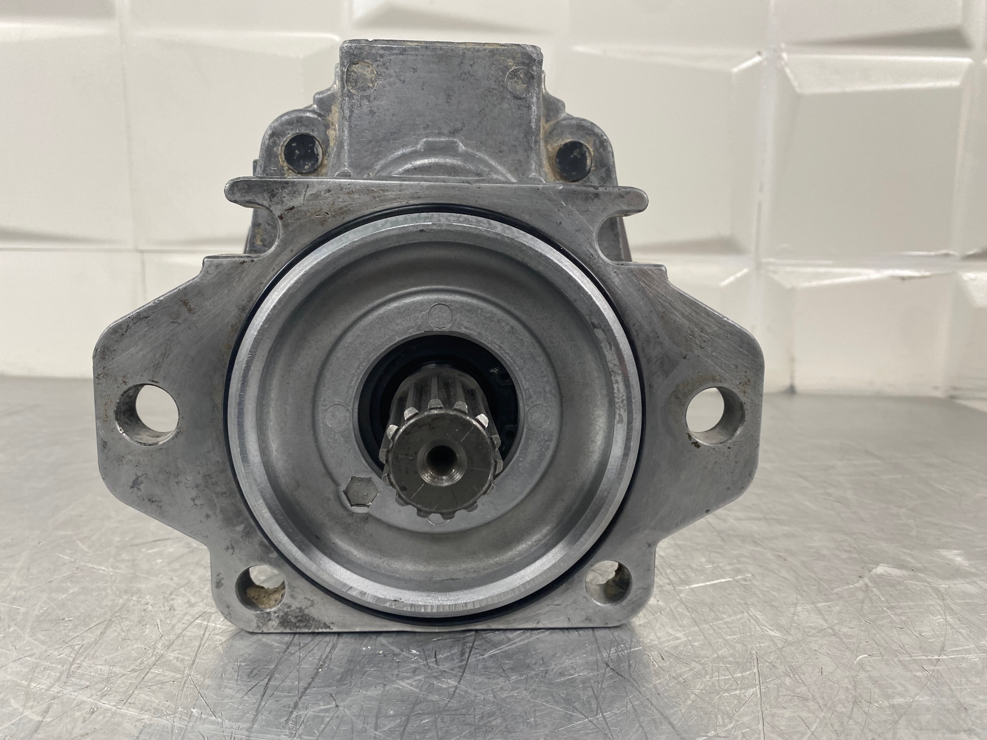 KOMATSU WA500-1 - 705-12-38010 - TRANSMISSION PUMP - Image 3