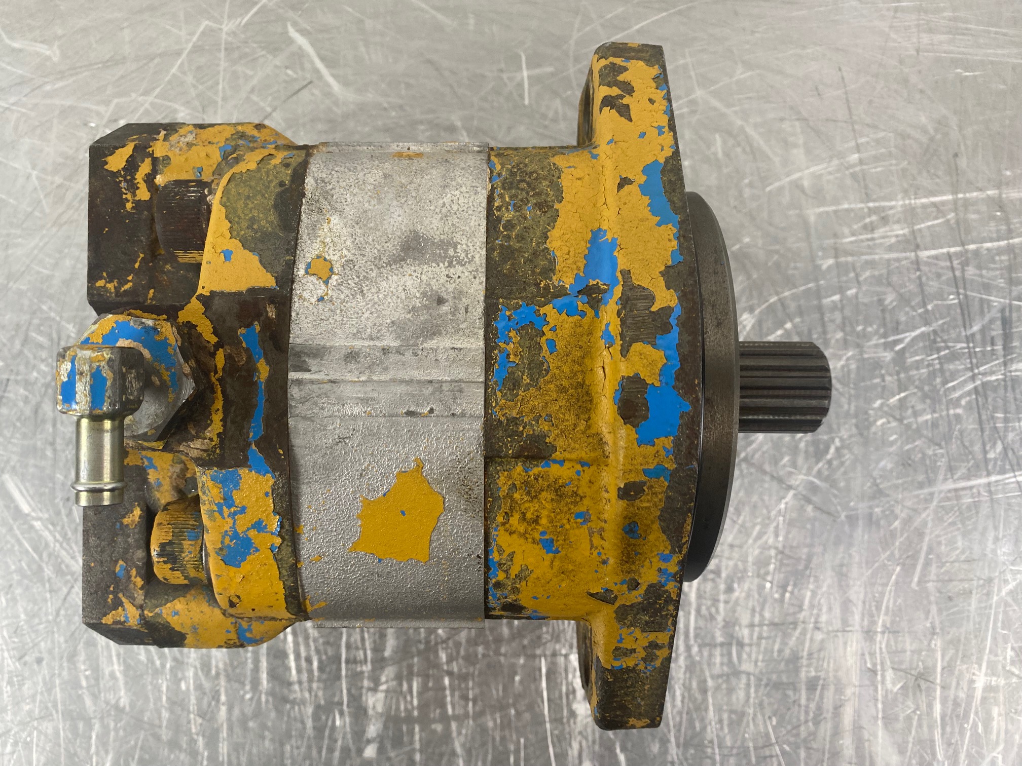 KOMATSU WA500-1 - 704-30-36110 - EMERGENCY STEERING PUMP - Image 6