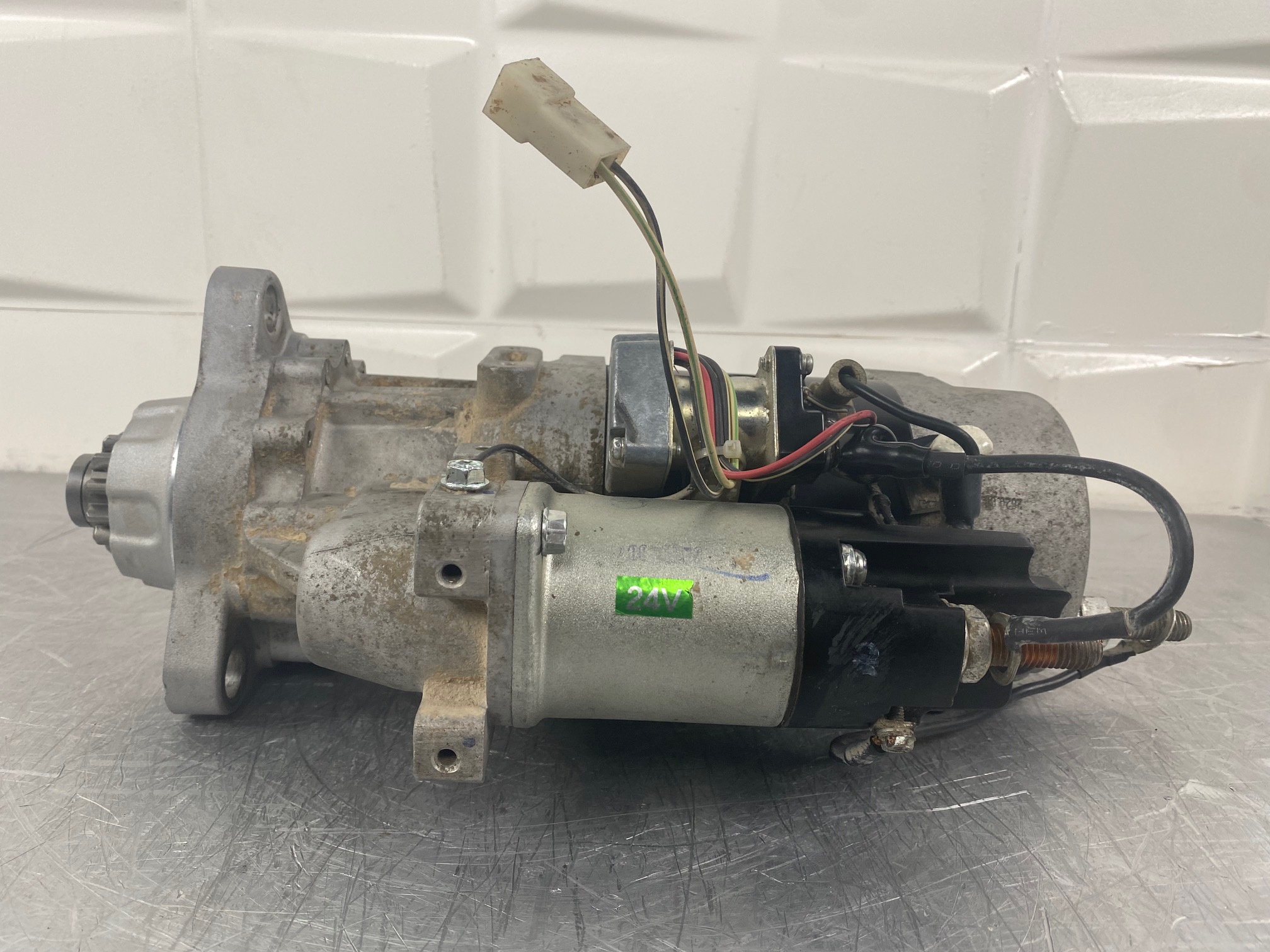 KOMATSU WA500-1 - 600-813-4222 - STARTER MOTOR - Image 4