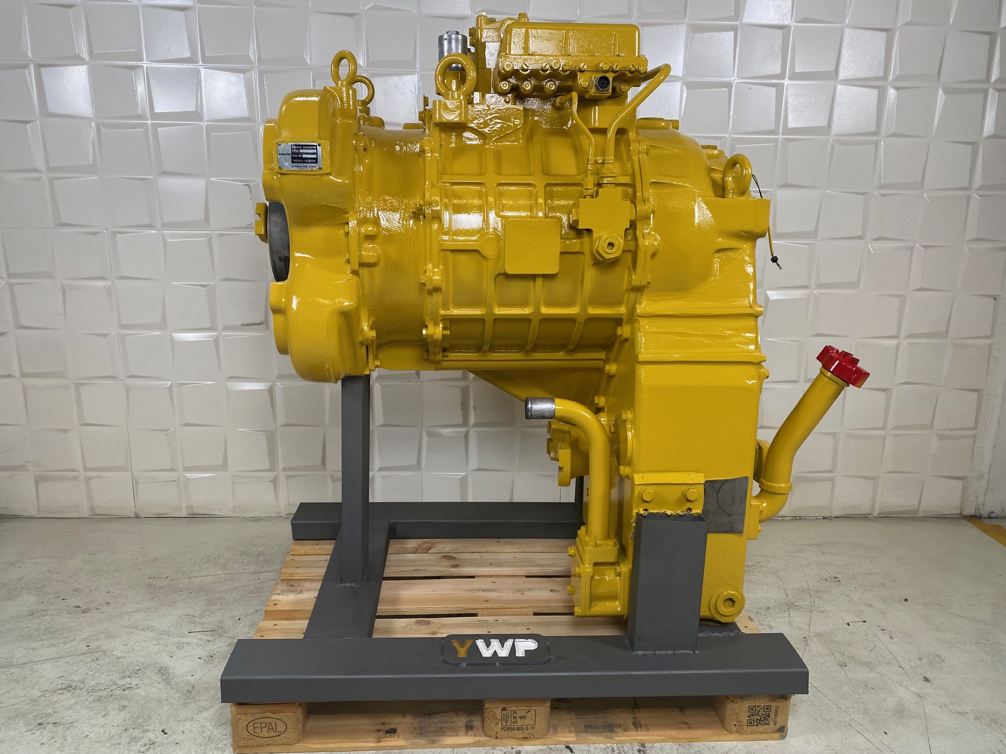 KOMATSU WA500-1 - 425-15-00011 - TRANSMISSION - Image 2