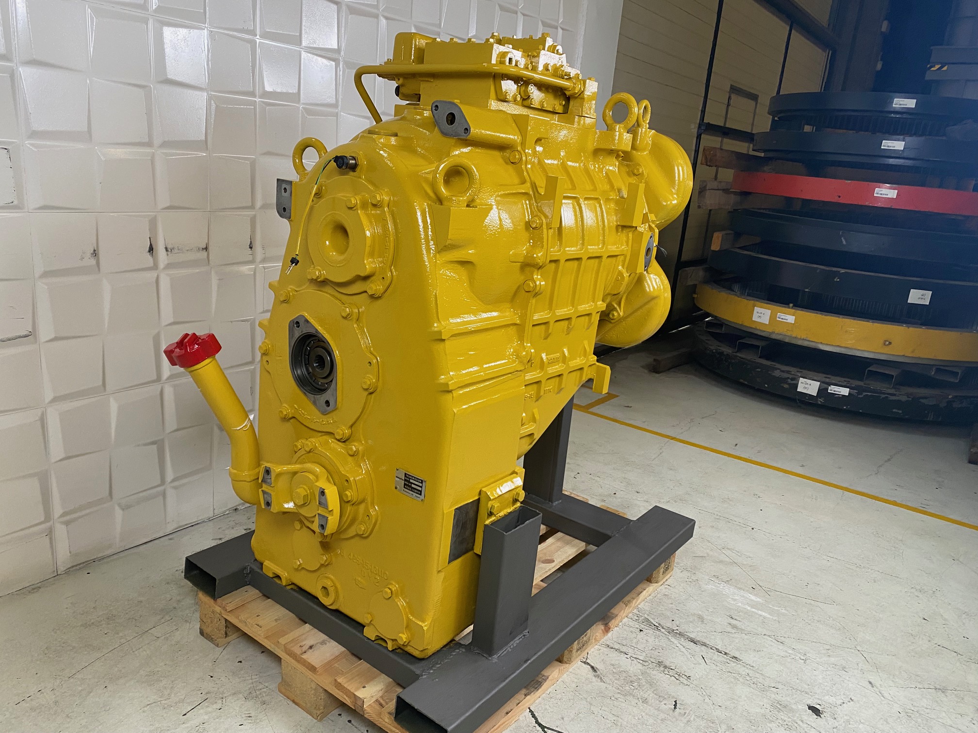 KOMATSU WA500-1 - 425-15-00011 - TRANSMISSION - Image 7