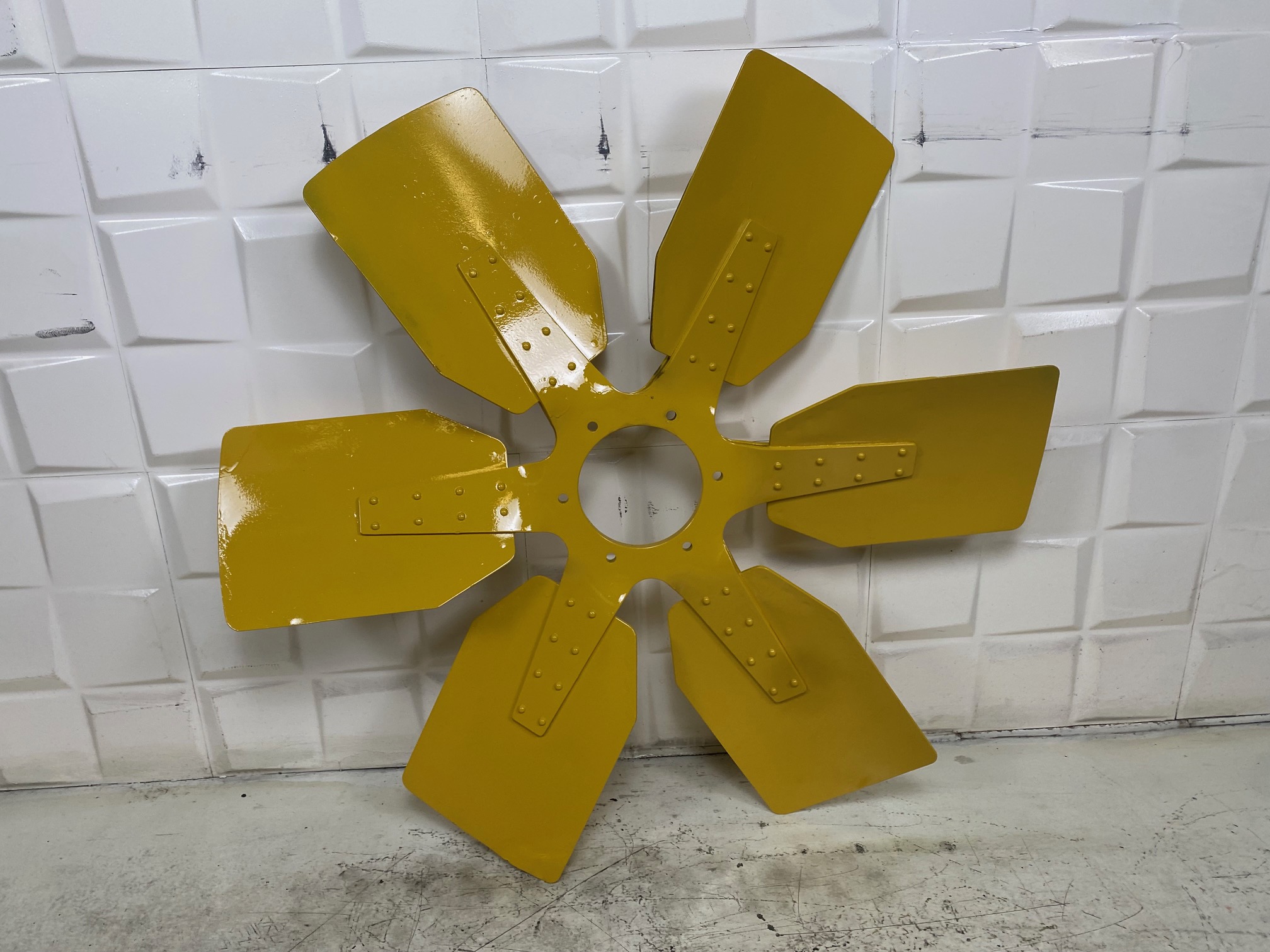 KOMATSU WA500-1 - 600-633-9060 - FAN BLADE - Image 5