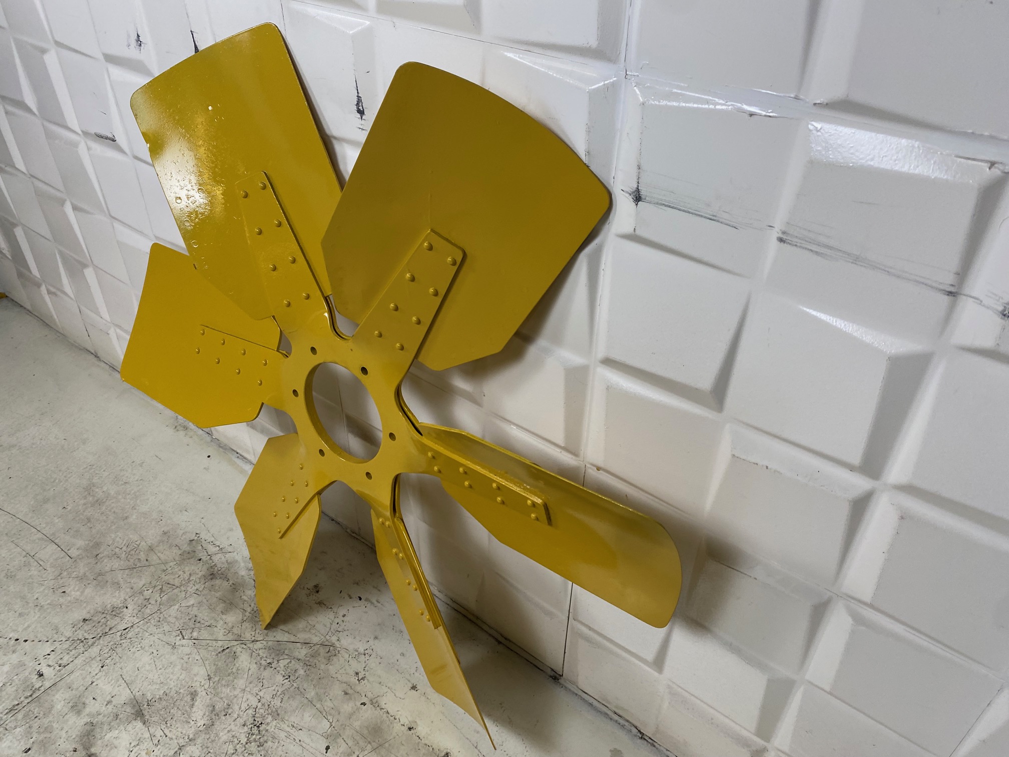 KOMATSU WA500-1 - 600-633-9060 - FAN BLADE - Image 7