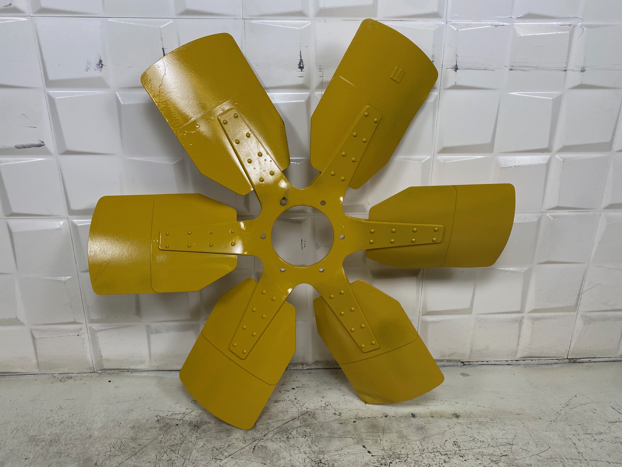 KOMATSU WA500-1 - 600-633-9060 - FAN BLADE