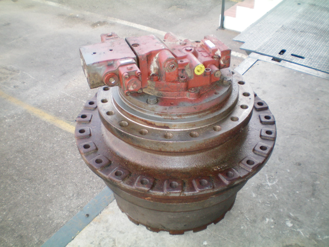 FIAT-HITACHI EX700BE - MOTOR DE TRANSLACIÓN - Imagen 2