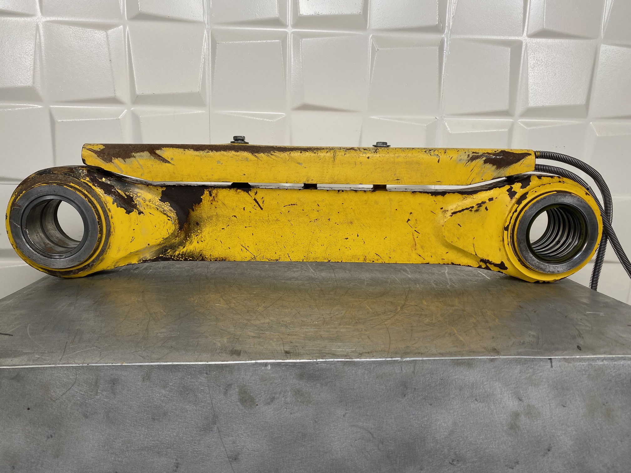 KOMATSU WA380-7 - 423-S95-8930 - LINK FROM BUCKET - Image 2