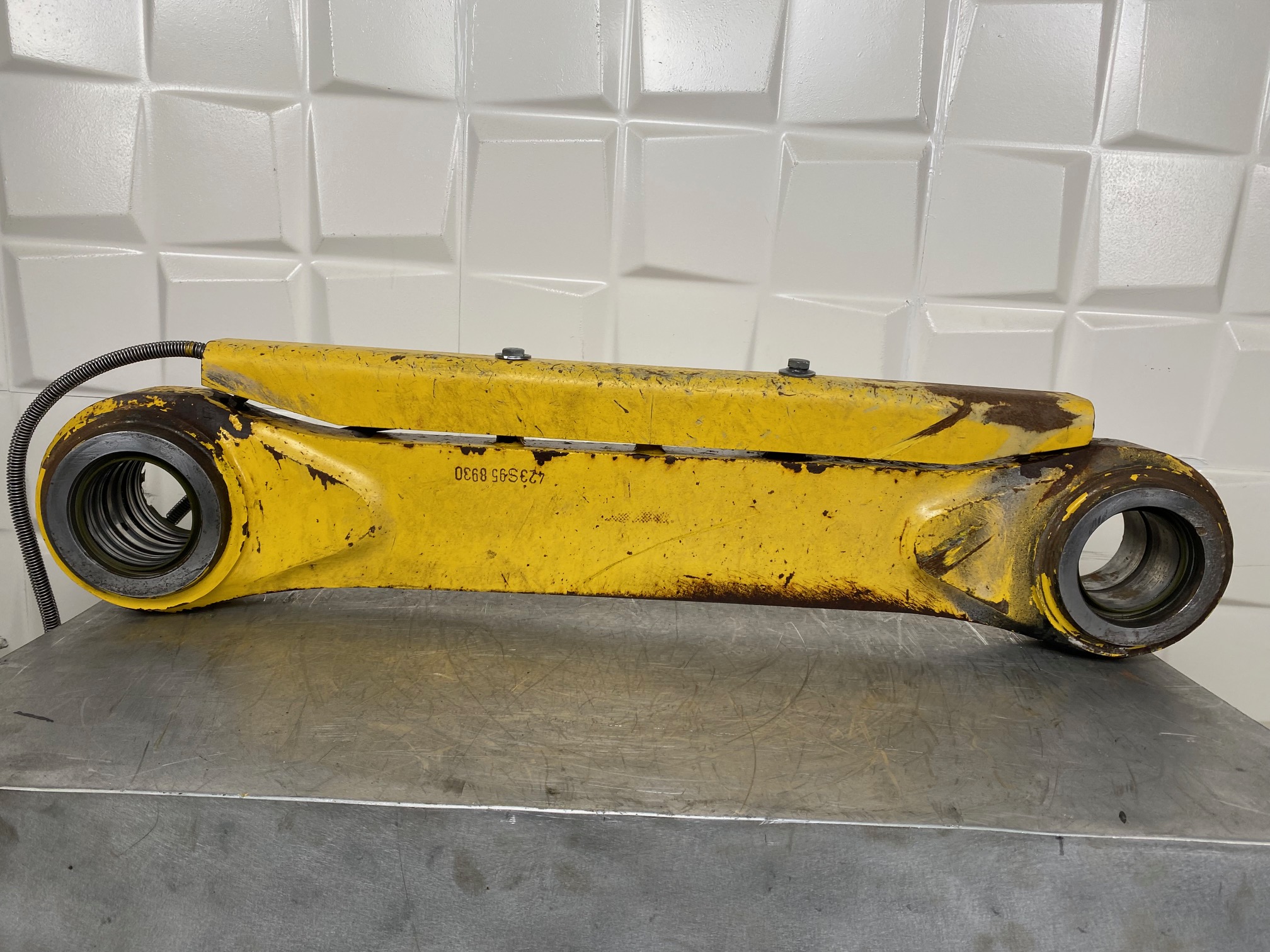 KOMATSU WA380-7 - 423-S95-8930 - LINK FROM BUCKET - Image 5