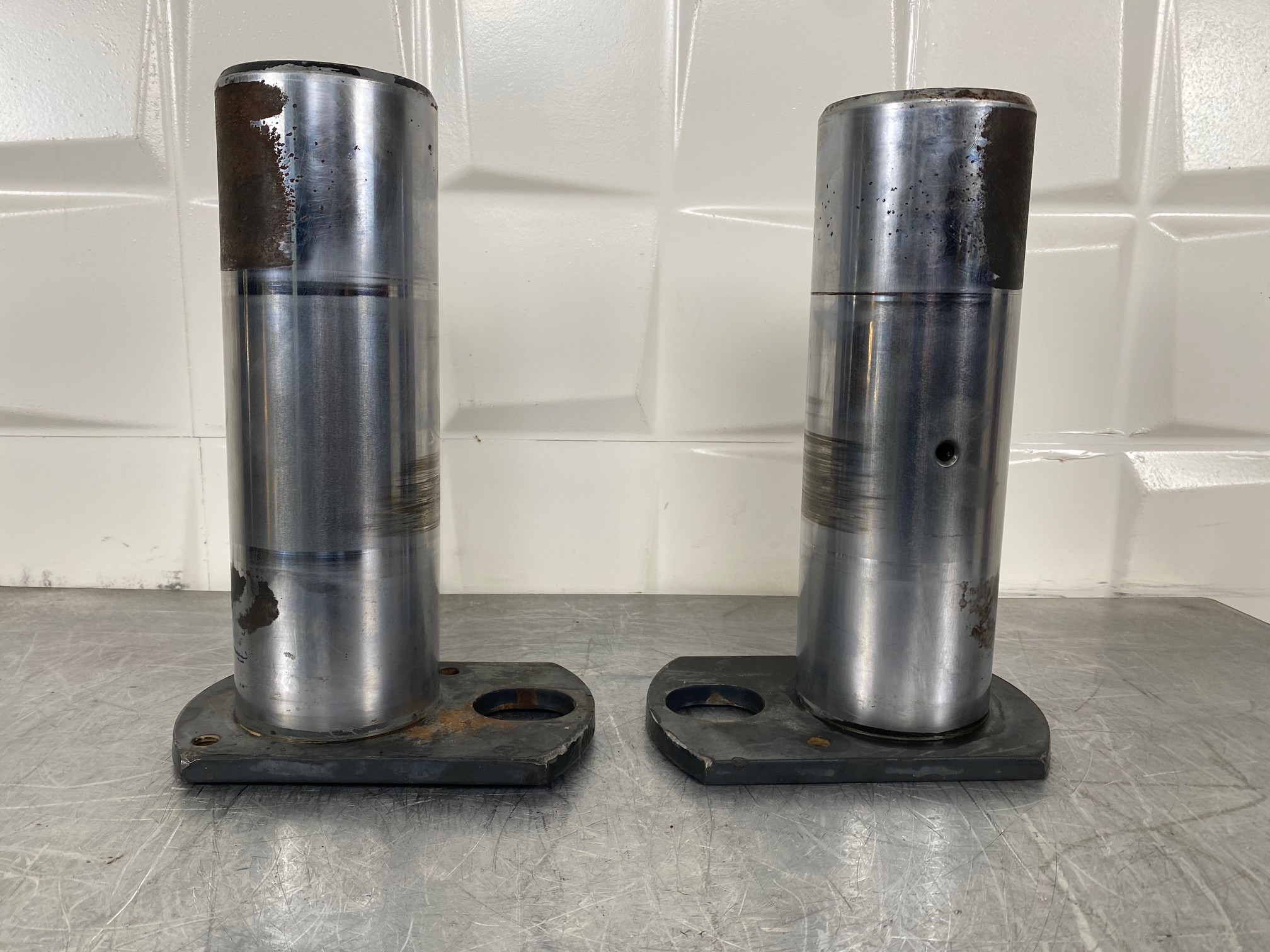 KOMATSU WA380-7 423-70-41710 - BULÓN DE AGARRE DEL CHASIS A LOS BRAZOS - Imagen 2